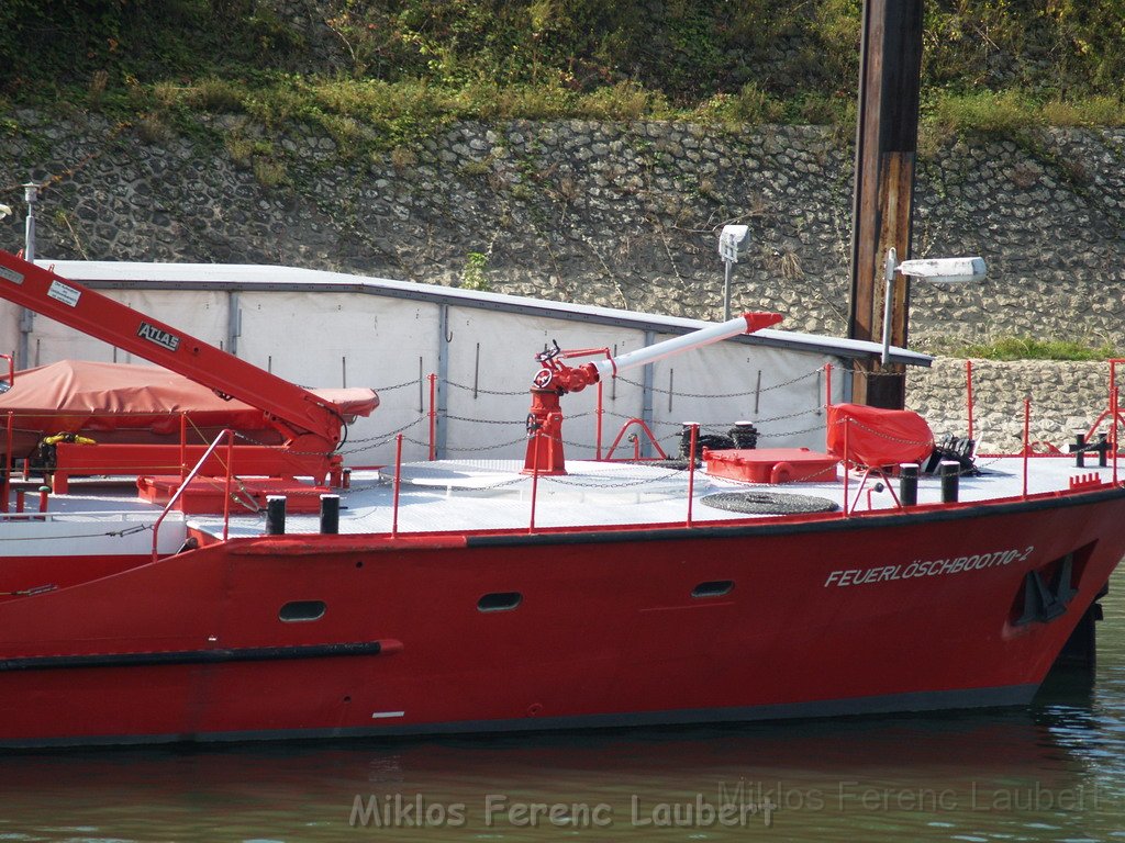 Feuerloeschboot 10-2   P205.JPG